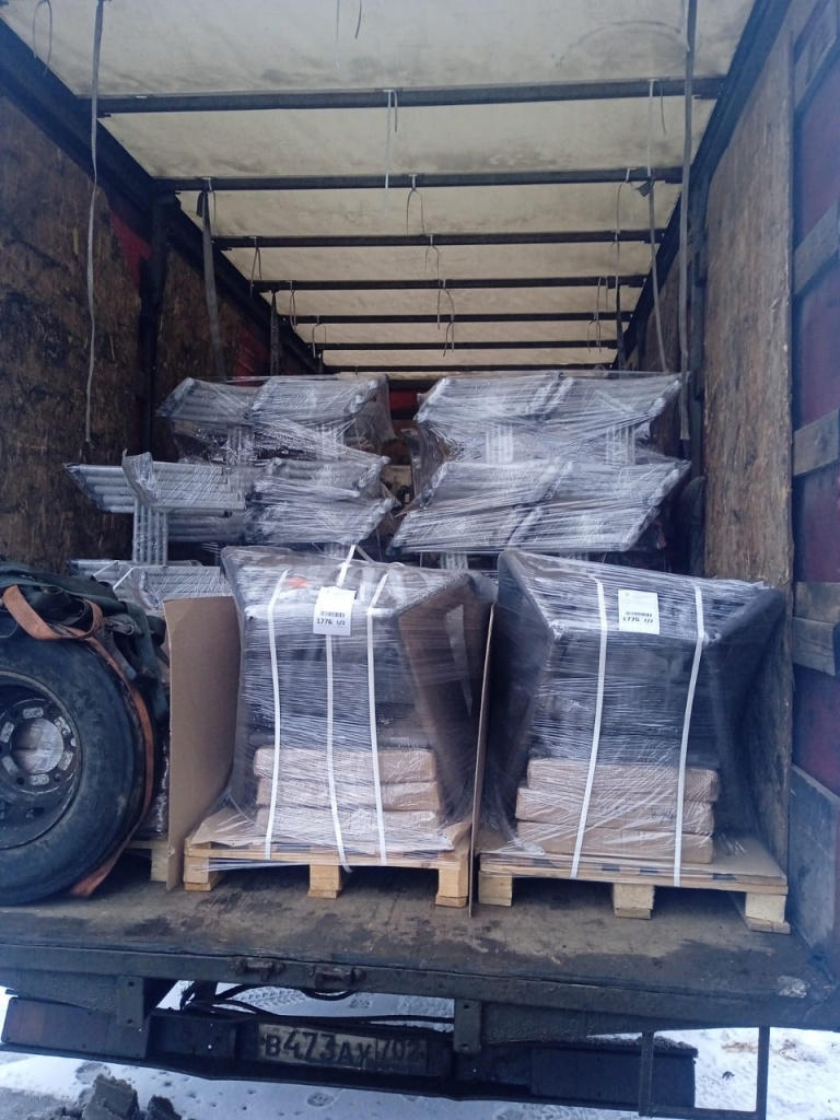 Парты и стулья на металлокаркасе Янино - Пермь